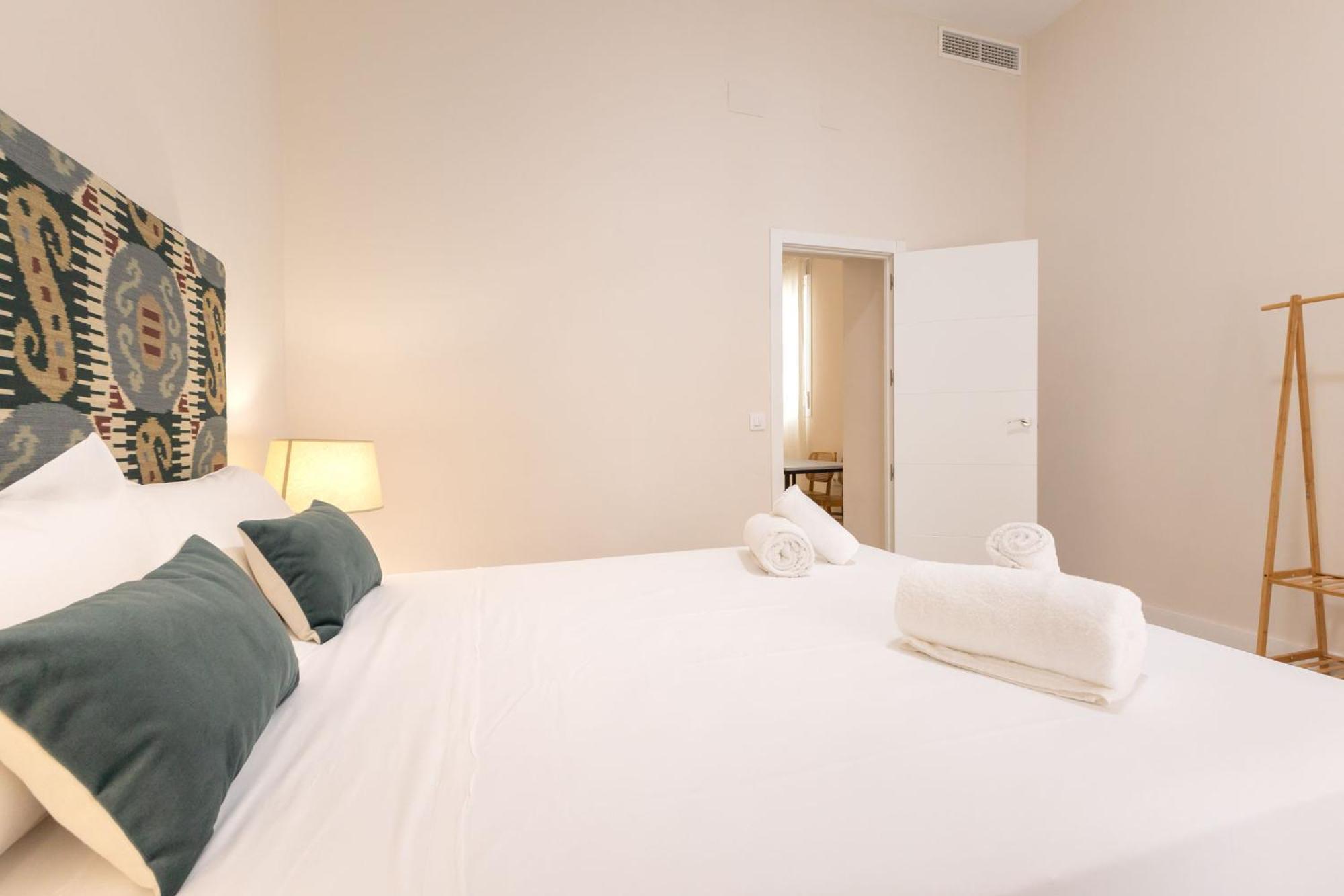 Rt41 Triana Deluxe Daire Sevilla Oda fotoğraf